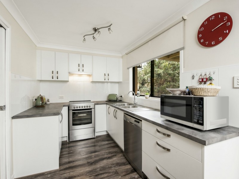 9 Minnamurra Road, Gorokan NSW 2263