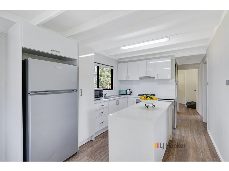 11 Merinda Avenue, Charmhaven NSW 2263