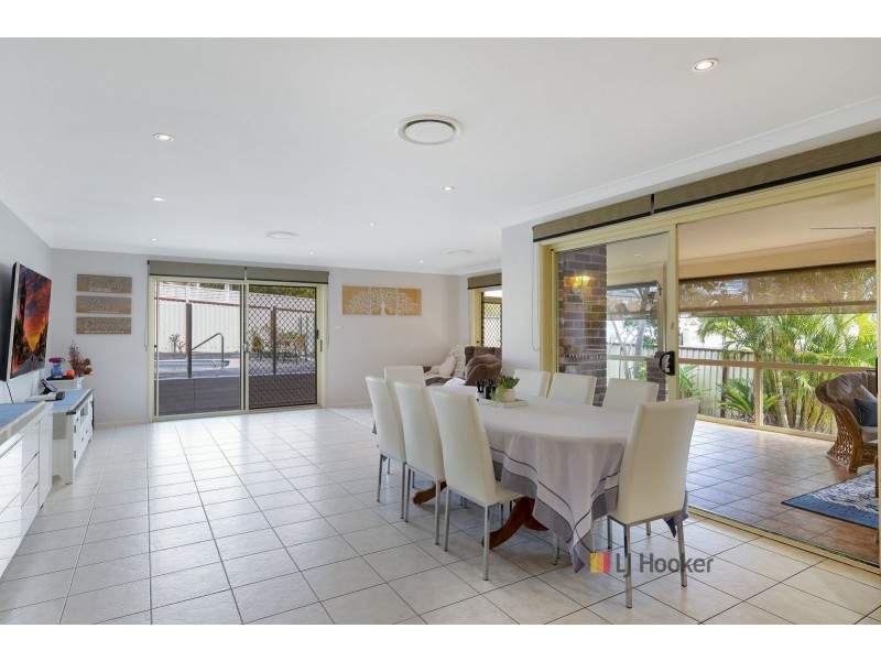 15 Mountain View Drive, Woongarrah NSW 2259