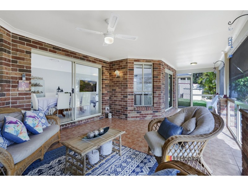 15 Mountain View Drive, Woongarrah NSW 2259