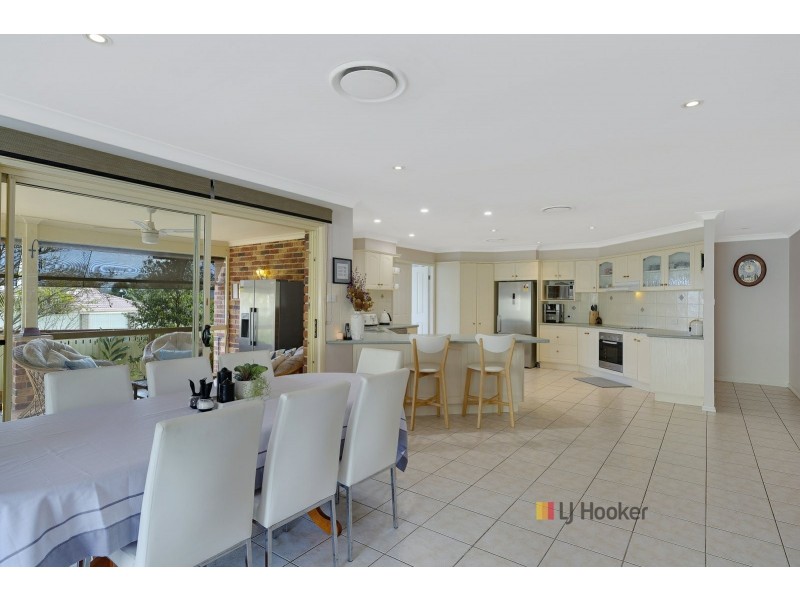 15 Mountain View Drive, Woongarrah NSW 2259