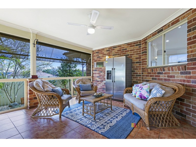 15 Mountain View Drive, Woongarrah NSW 2259