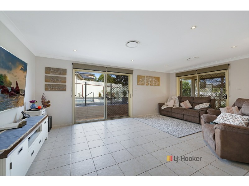 15 Mountain View Drive, Woongarrah NSW 2259
