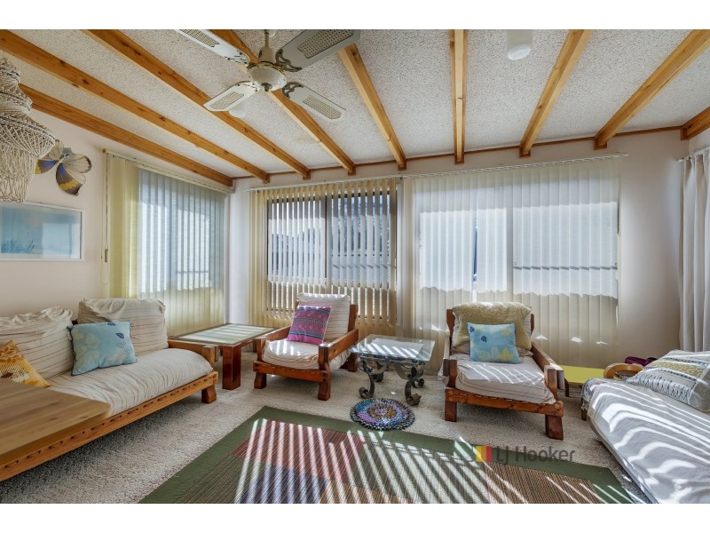 17 Scenic Drive, Budgewoi NSW 2262