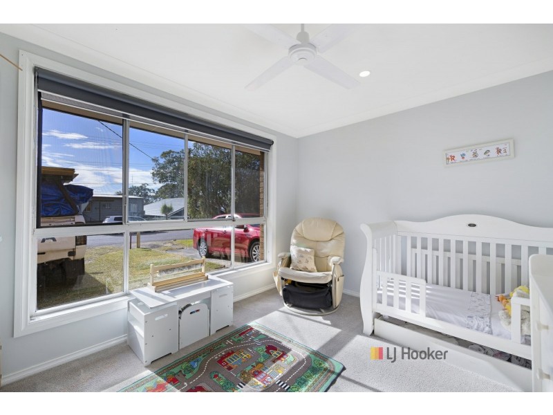 127 Winbin Crescent, Gwandalan NSW 2259