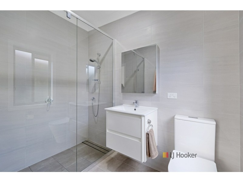 18 Elua Avenue, Budgewoi NSW 2262