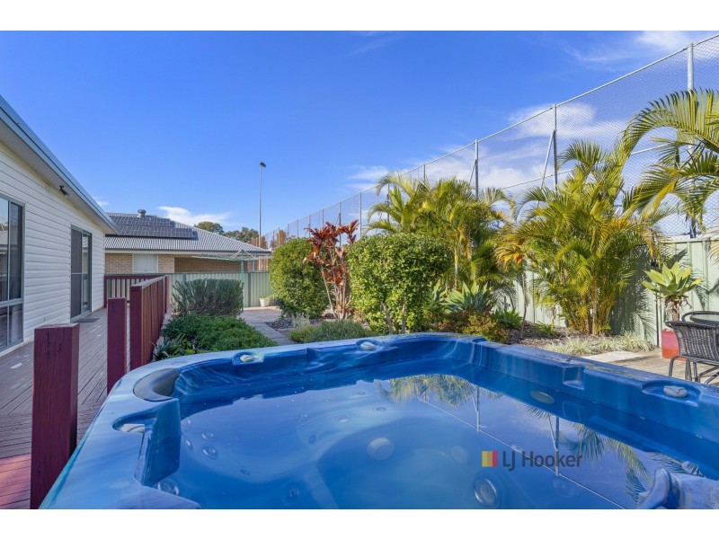 18 Elua Avenue, Budgewoi NSW 2262