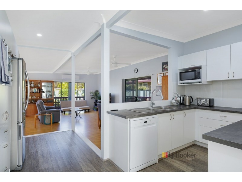 18 Elua Avenue, Budgewoi NSW 2262