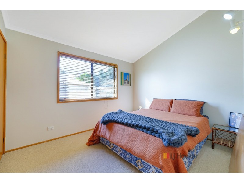 25 Lauren Avenue, Lake Munmorah NSW 2259