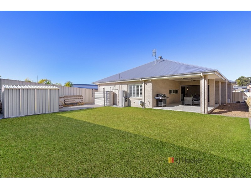 6 Rosemeadow Drive, Gwandalan NSW 2259