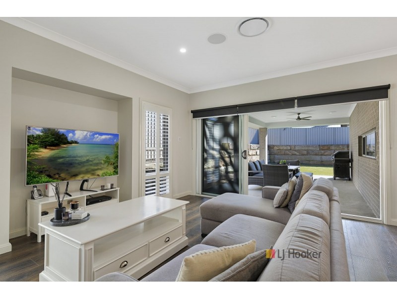 6 Rosemeadow Drive, Gwandalan NSW 2259