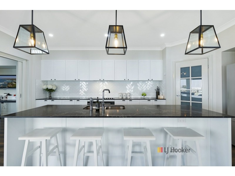 6 Rosemeadow Drive, Gwandalan NSW 2259