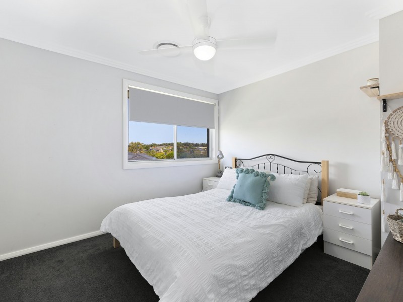 18 Haven Cres, Woongarrah NSW 2259