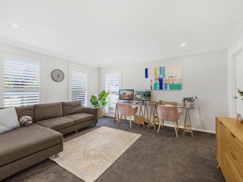 18 Haven Cres, Woongarrah NSW 2259