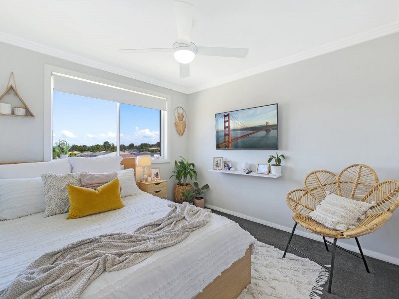 18 Haven Cres, Woongarrah NSW 2259