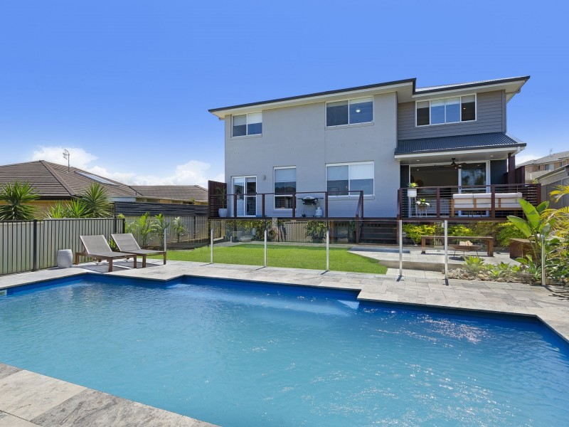 18 Haven Cres, Woongarrah NSW 2259