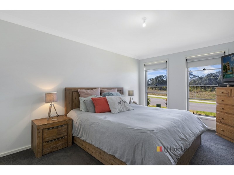 8 Carroll Circuit, Cooranbong NSW 2265