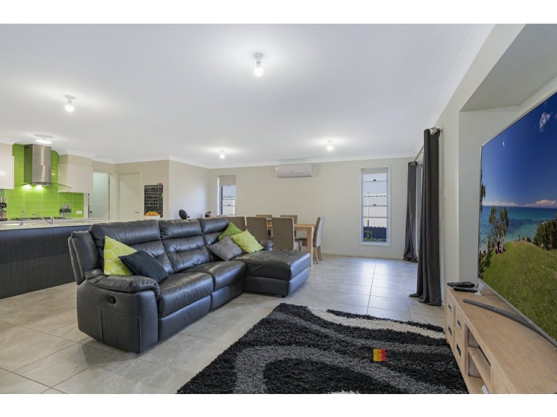 8 Carroll Circuit, Cooranbong NSW 2265