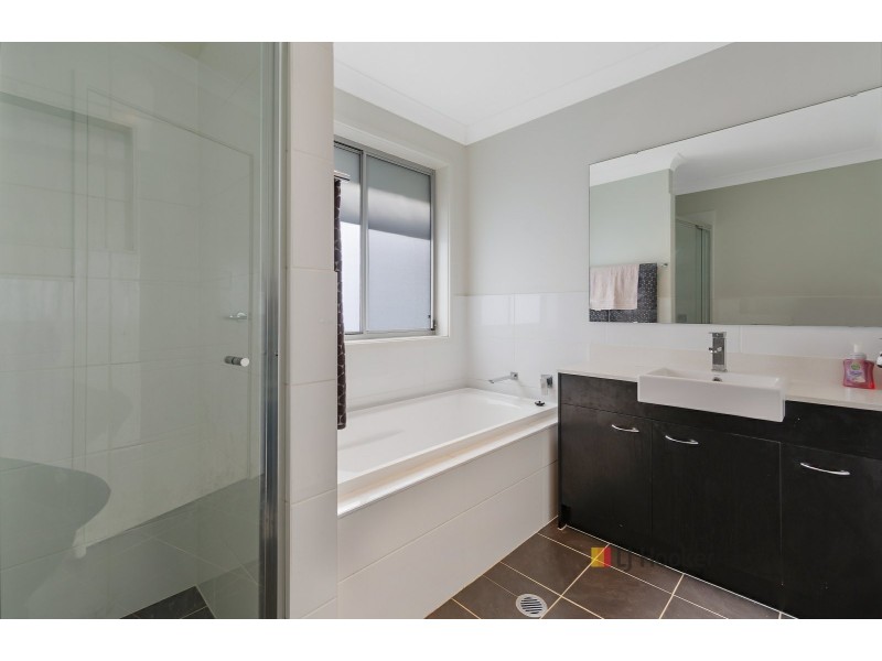 8 Carroll Circuit, Cooranbong NSW 2265