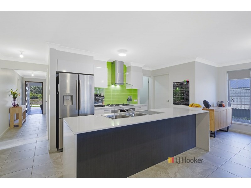 8 Carroll Circuit, Cooranbong NSW 2265