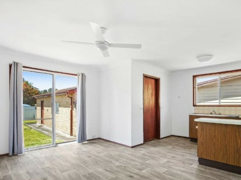 37 Delia Avenue, Budgewoi NSW 2262