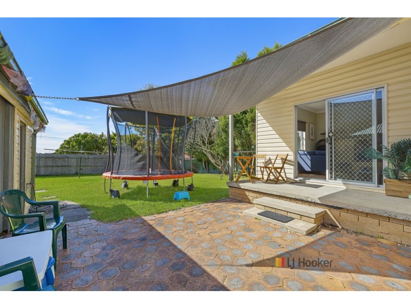 1 Coonanga Avenue, Budgewoi NSW 2262