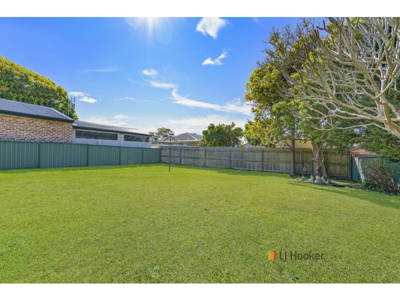 1 Coonanga Avenue, Budgewoi NSW 2262
