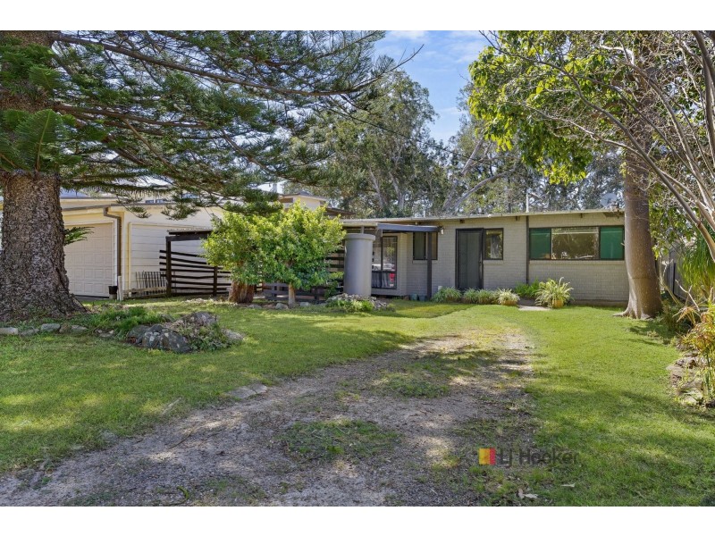 11 Natuna Avenue, Budgewoi NSW 2262