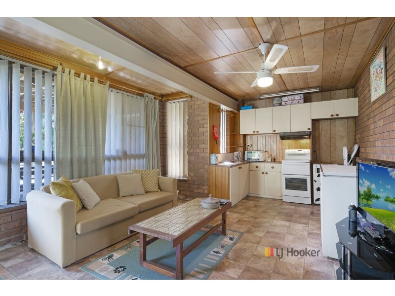 11 Birdwood Drive, Blue Haven NSW 2262