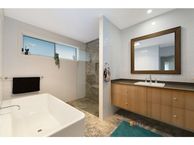 45 Sunrise Avenue, Budgewoi NSW 2262