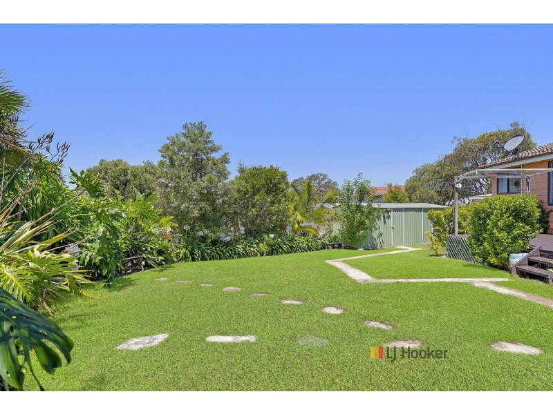 73 Wall Road, Gorokan NSW 2263