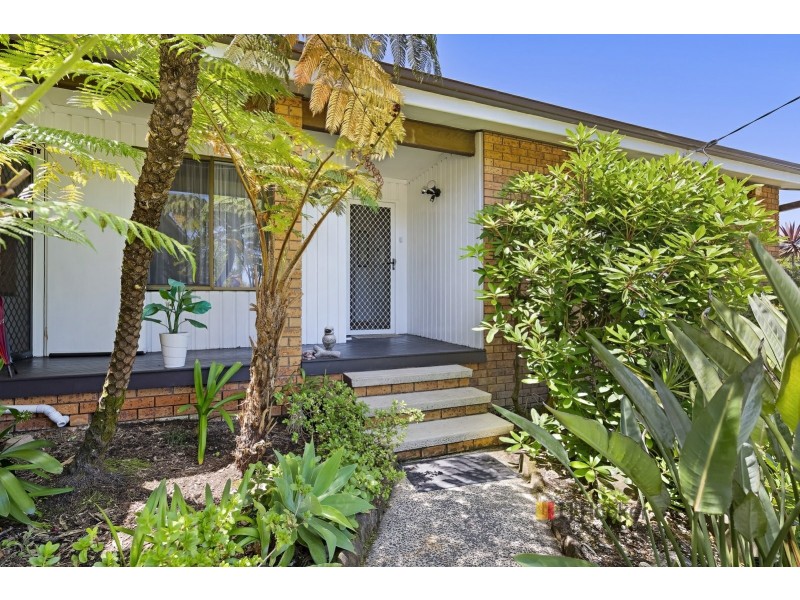 73 Wall Road, Gorokan NSW 2263