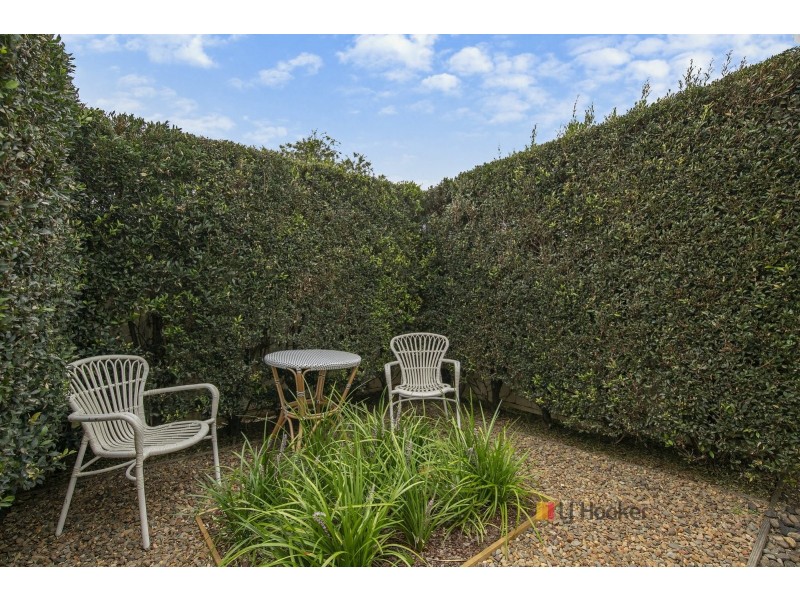 21 Barrington Drive, Woongarrah NSW 2259