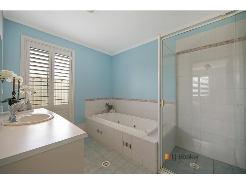 21 Barrington Drive, Woongarrah NSW 2259