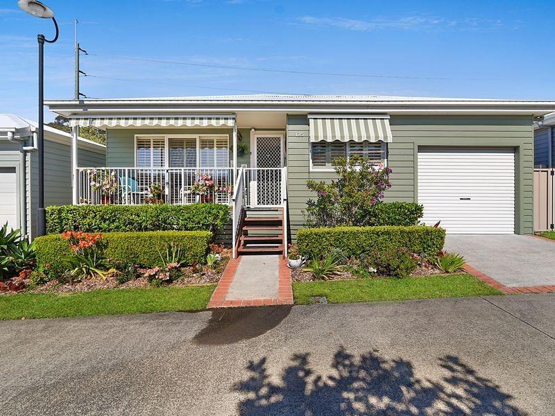 125/2 Saliena Avenue, Lake Munmorah NSW 2259
