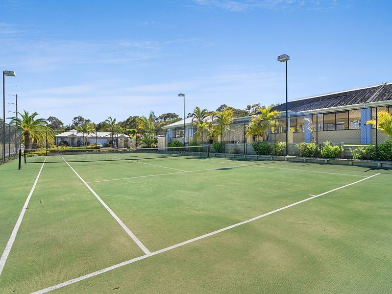 125/2 Saliena Avenue, Lake Munmorah NSW 2259