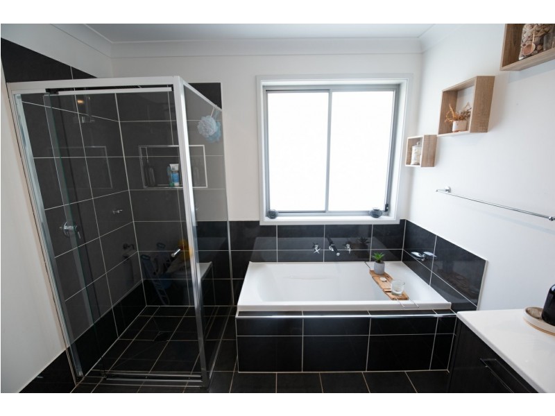 13 Manoa Road, Budgewoi NSW 2262