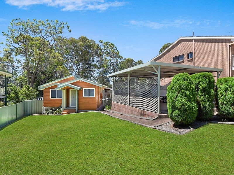 22 Lloyd Avenue, Chain Valley Bay NSW 2259