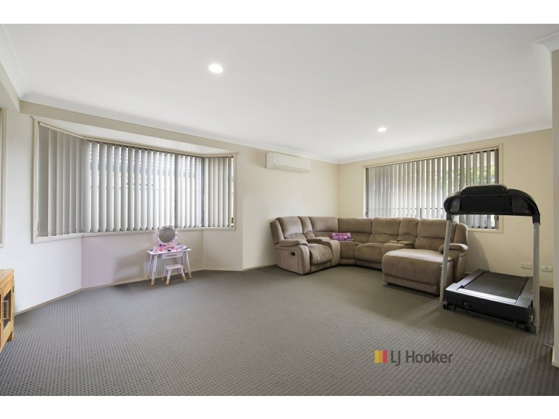 2 Bancroft Close, Blue Haven NSW 2262