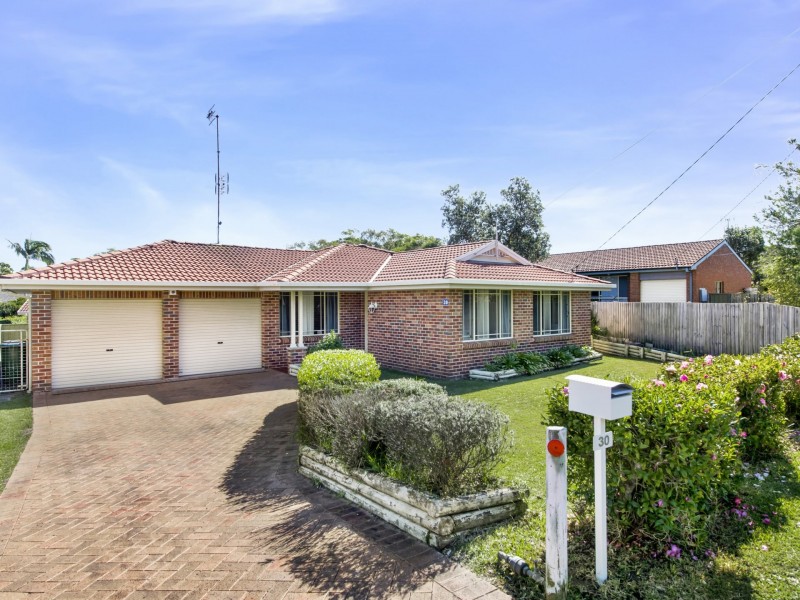 30 Scenic Circle, Budgewoi NSW 2262