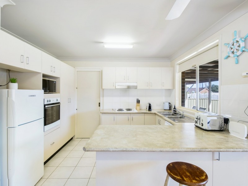 30 Scenic Circle, Budgewoi NSW 2262