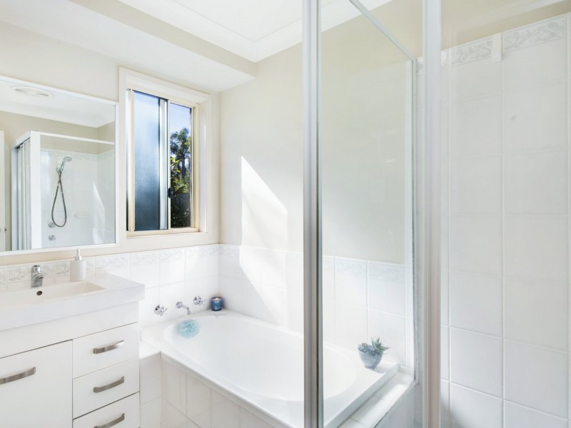 30 Scenic Circle, Budgewoi NSW 2262