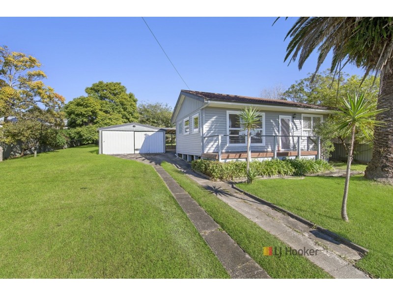 17 Anembo Avenue, Summerland Point NSW 2259