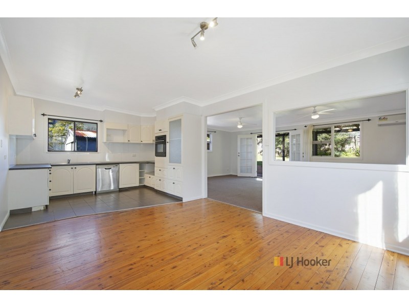 17 Anembo Avenue, Summerland Point NSW 2259