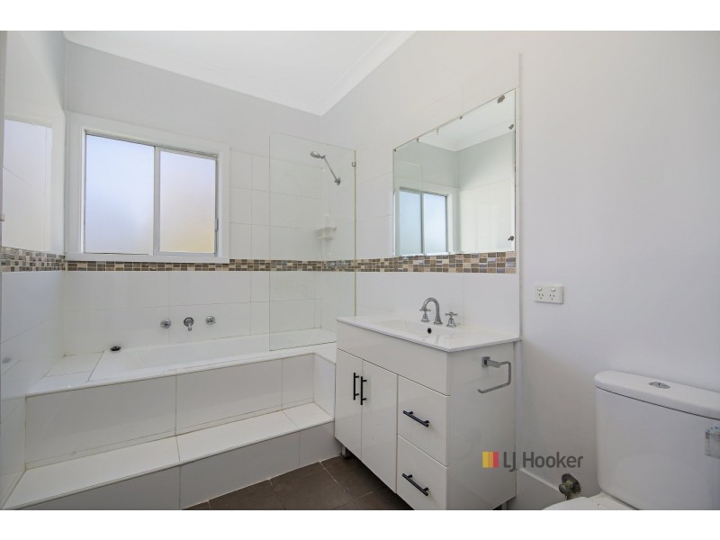 17 Anembo Avenue, Summerland Point NSW 2259