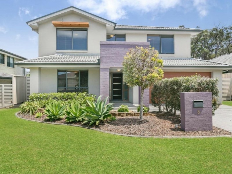 5 Capri Close, Woongarrah NSW 2259
