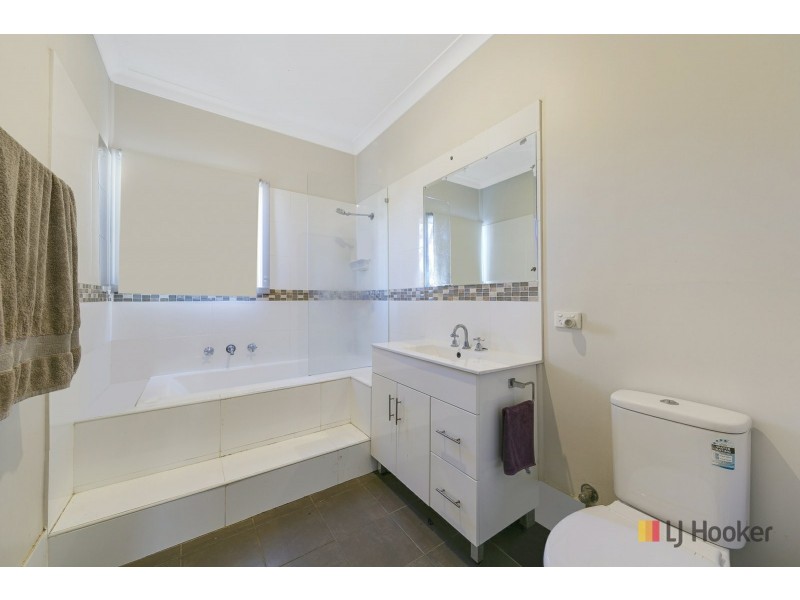 17 Anembo Avenue, Summerland Point NSW 2259