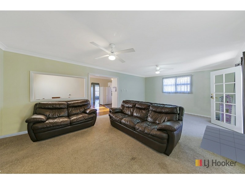 17 Anembo Avenue, Summerland Point NSW 2259