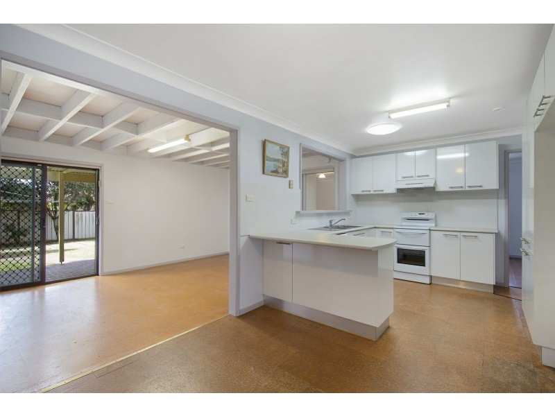 49 Delia Avenue, Budgewoi NSW 2262