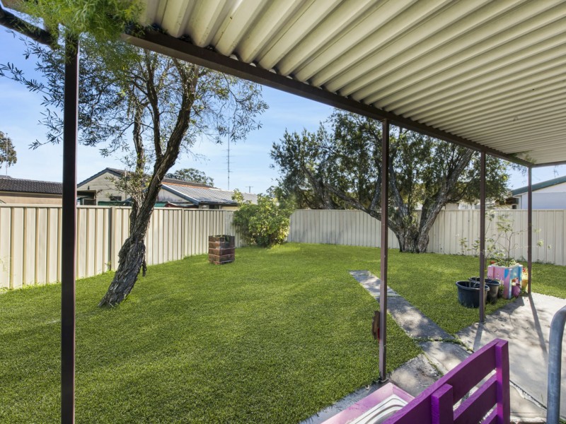 4 Kimberley Street, Gorokan NSW 2263